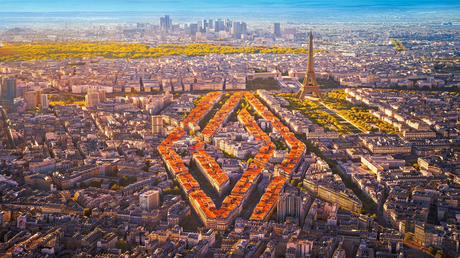 לוגו רנו מוטבע בתמונת מבט אווירי על העיר פריז