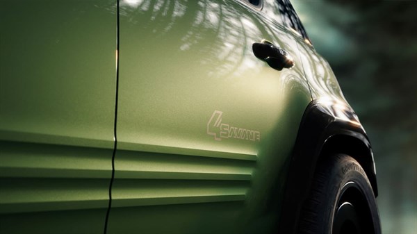  מבט מקרוב על דופן הצד של רכב קונספט רנו 4 Savane