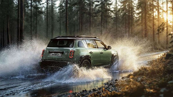  מבט מאחור על רכב קונספט רנו 4 Savane חוצה נהר