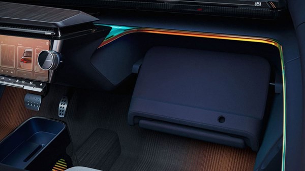 תא כפפות רב תכליתי ברכב קונספט רנו R Space Lab