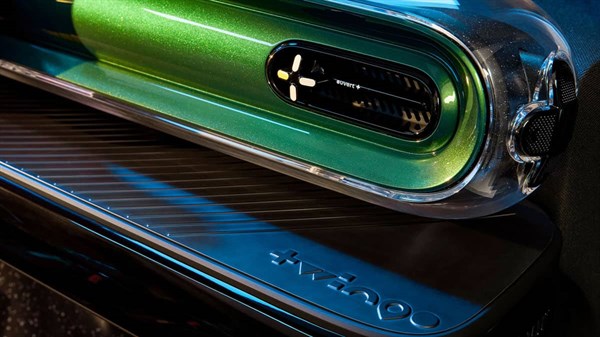 מבט מקרוב על תא אחסון בדשבורד של רנו טוויגו קונספט